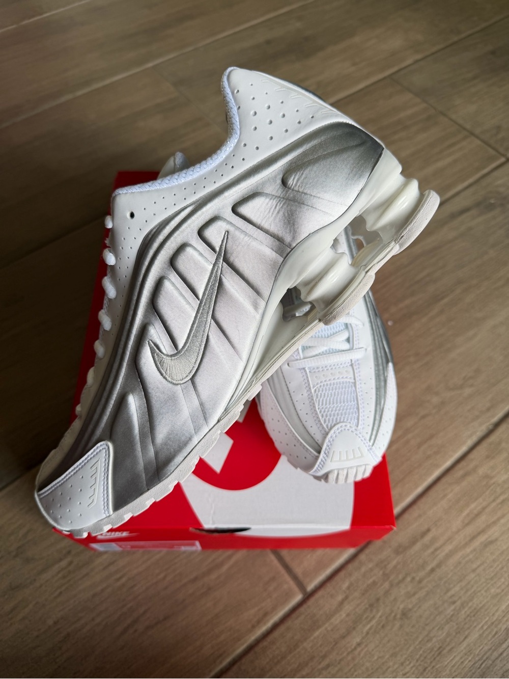 Nike Shox R4 - Picture 5 of 9